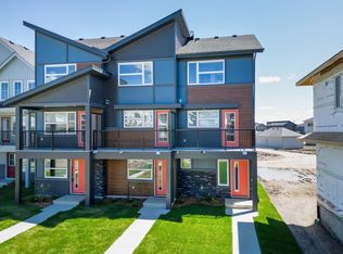 17231 4th St NW, Edmonton, AB T6T2V4
