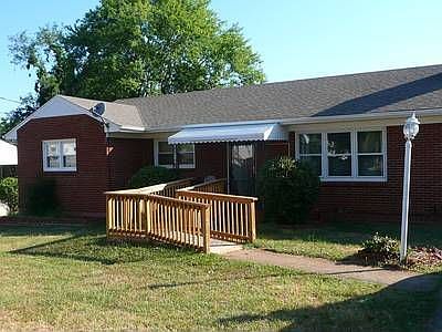 2nd image of 944 Randolph Ln