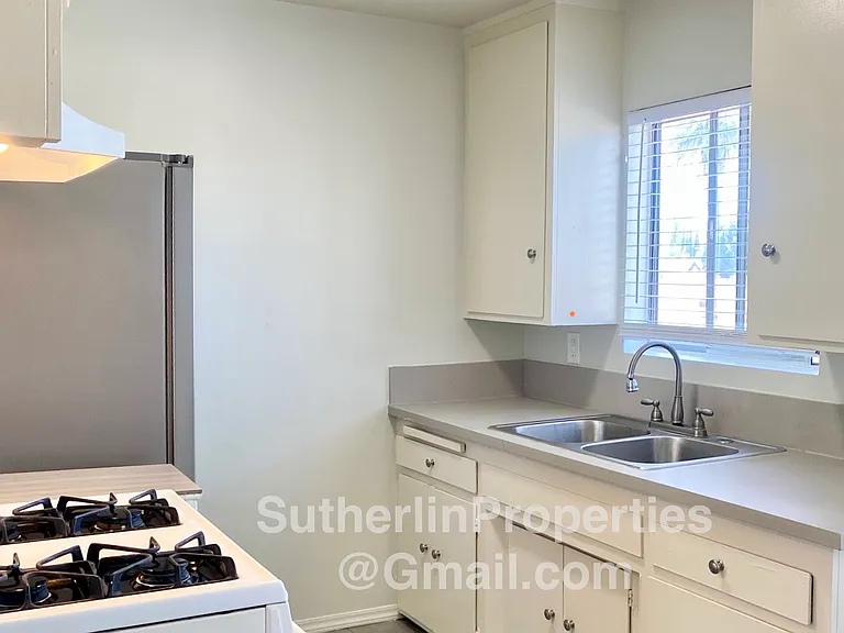 5649 N Myrtle Ave — Photo 7