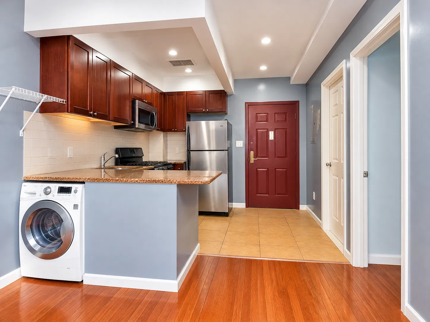 2 bed, 900 sqft, $2,800 — Photo 4