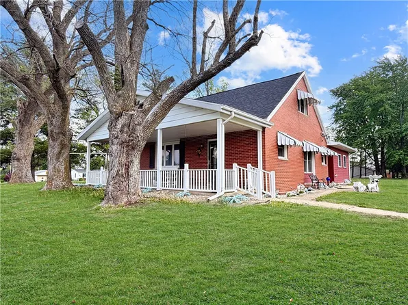 1175 Osage Rd, Charleston, IL 61920