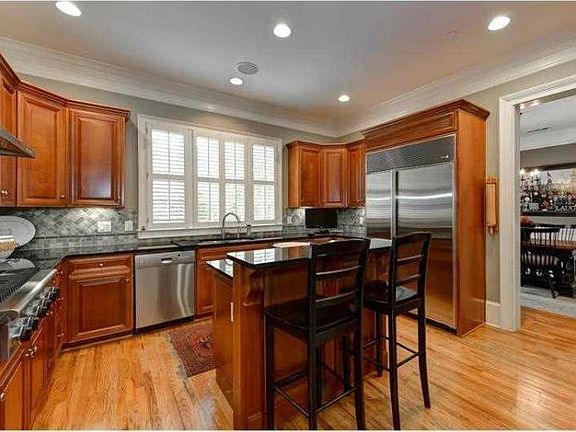 4th image of 3475 Roxboro Rd NE Unit 4