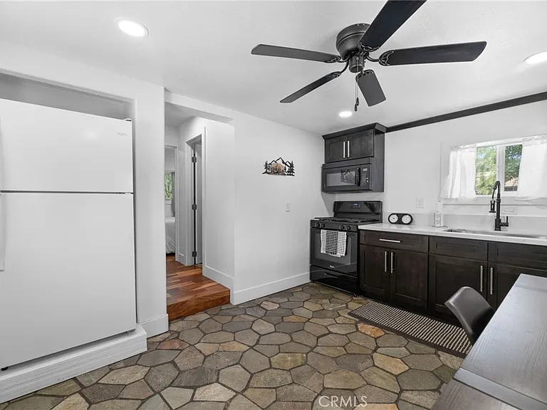 718 Talmadge Rd — Photo 3