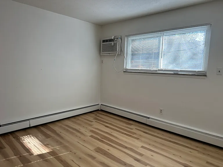1303 Cove Ave #105 — Photo 9