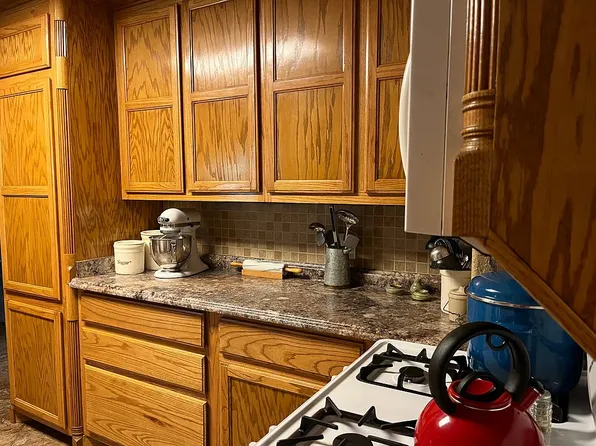 503 NW 2nd St, Checotah, OK 74426