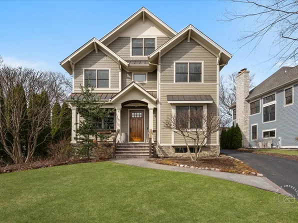 701 S 4th St, St Charles, IL 60174