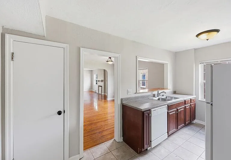 1048 Berkeley Rd #B — Photo 6