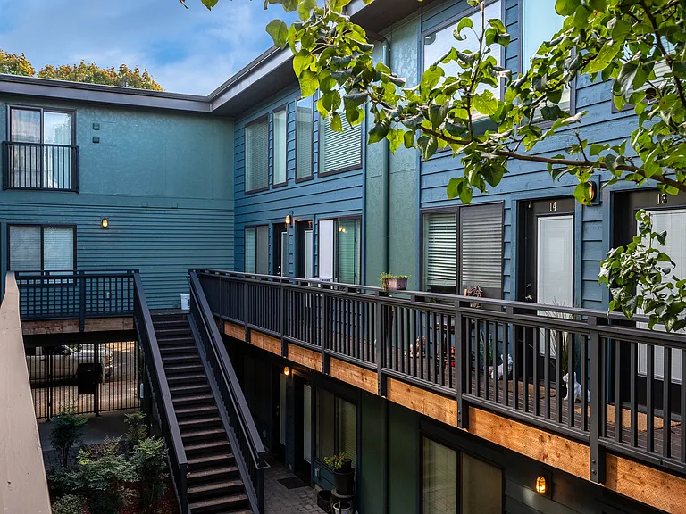 455 NE 24th Ave — Photo 22