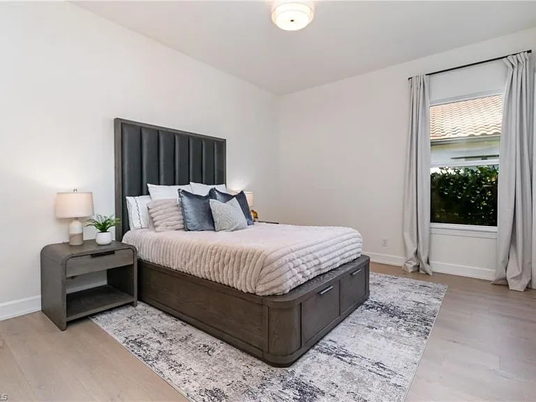 11110 Canal Grande Dr — Photo 16