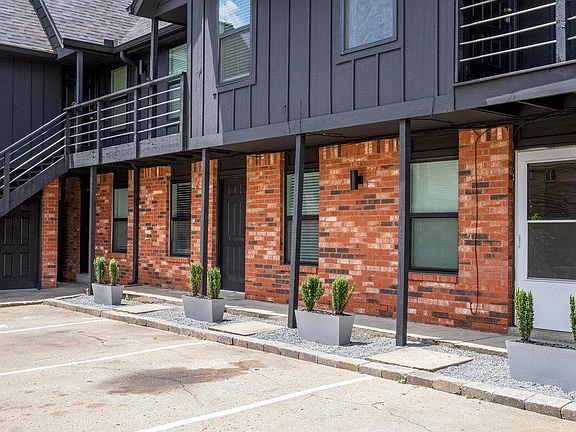 4th image of 3711 S Indianapolis Ave #11