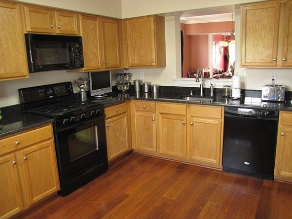 Kitchen/w New Granite 