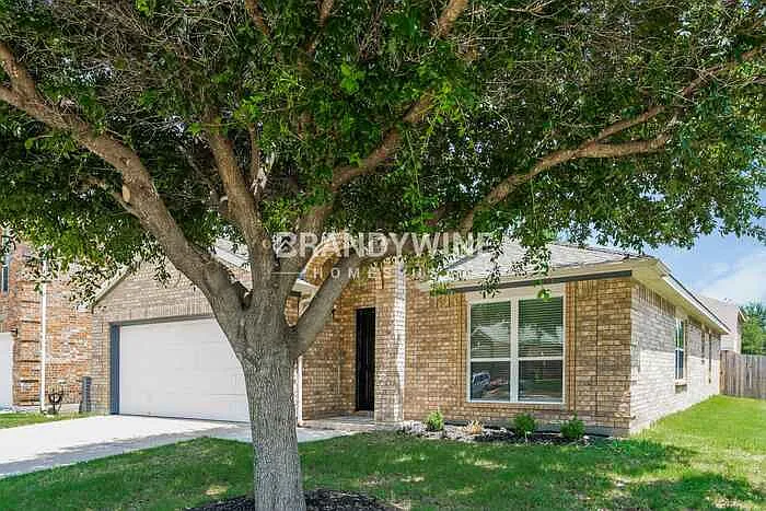 4 bed, 2.0 bath, 2026 sqft, $2,615 — Photo 3