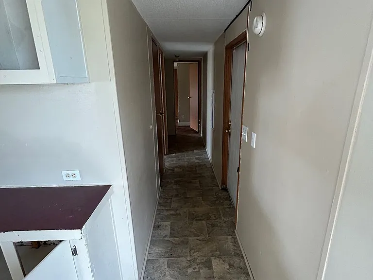 304 Reid Ct — Photo 3