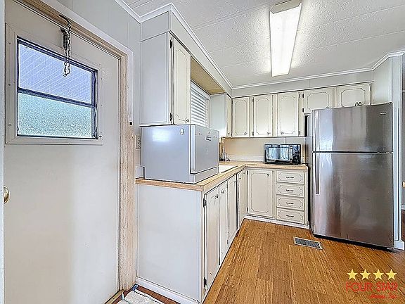 4th image of 3390 Gandy Blvd N Lot 72