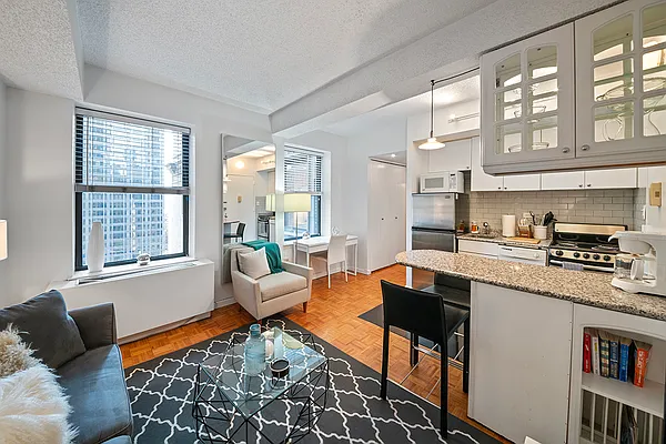 Rented by Global Realty Opportunities | media 35