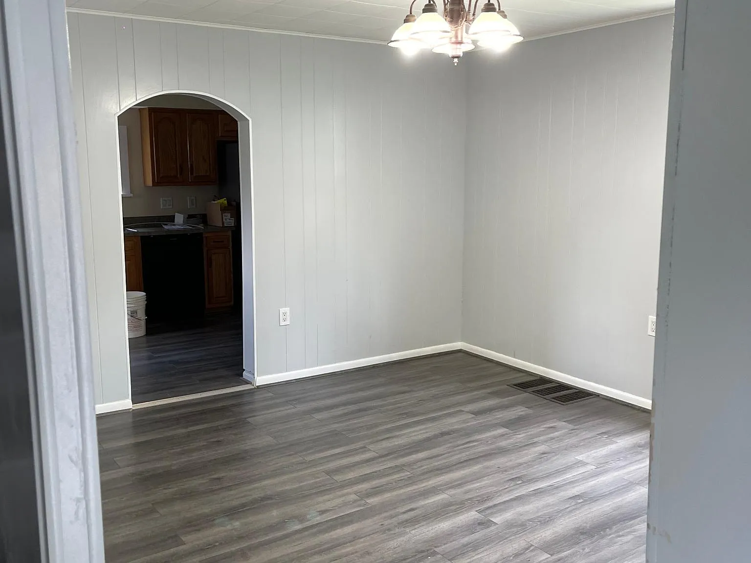 3 bed, 1.5 bath, 1388 sqft, $1,275 — Photo 2