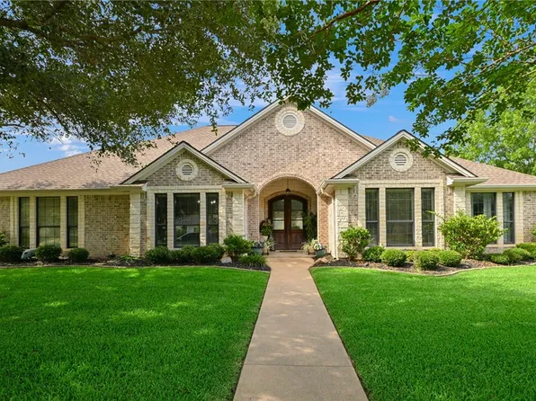 1108 Honeysuckle Ln, Caldwell, TX 77836