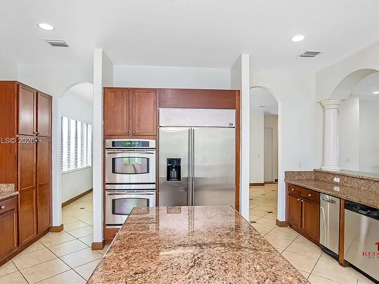 7833 SW 194th Ter — Photo 5