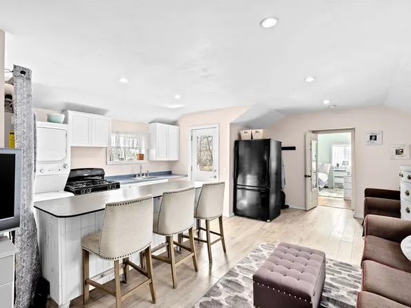 125-125R Careswell St, Marshfield, MA 02050