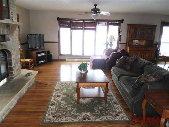 3rd image of 325 N Duck Lake Ave