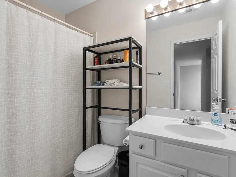 105 Finchley Dr — Photo 7