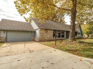 6908 E 15th Pl, Tulsa, OK 74112