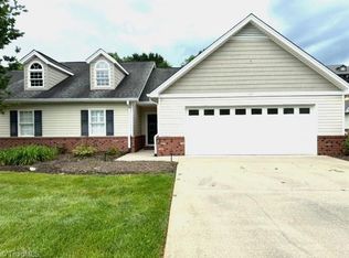 107 Plantation Place Ln, Mount Airy, NC 27030