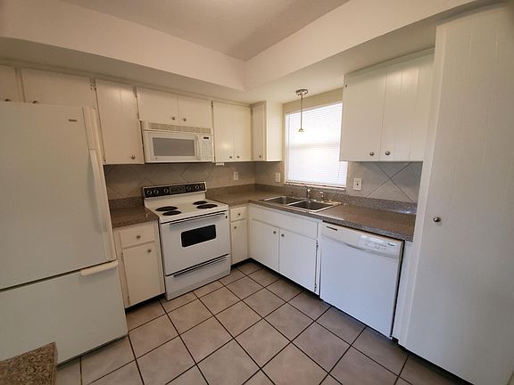 4th image of 5445 Riverbluff Cir