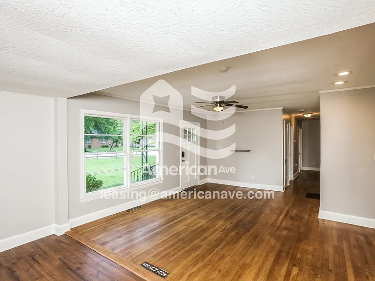 57686_004_living_room_13786374.jpg