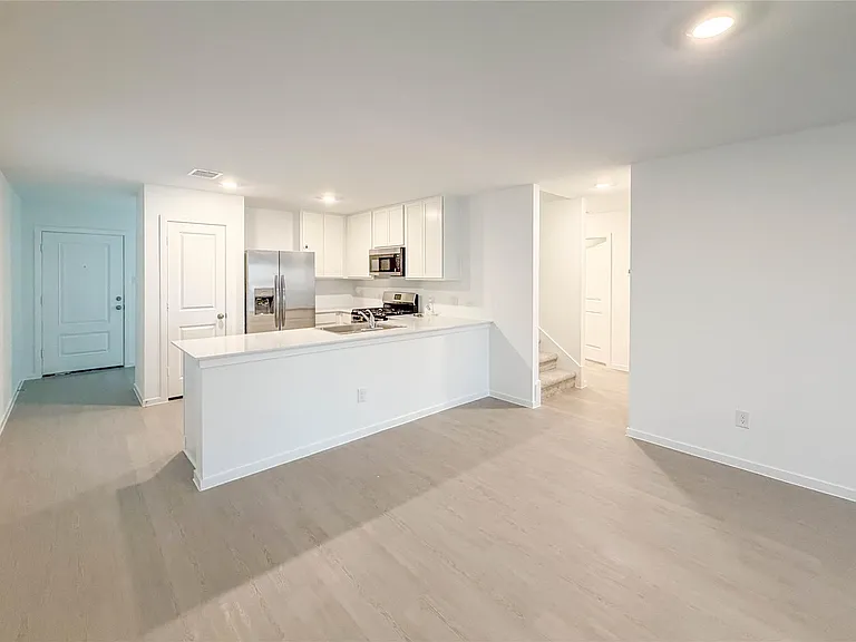 3016 Angelic Rose Ln — Photo 12
