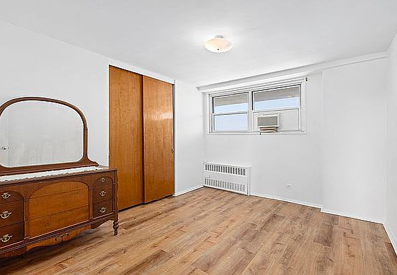 4th image of 100 W 94th St APT 19E