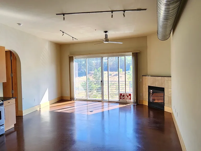555 Rivergate Ln #B1-231 — Photo 2