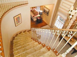 61 Prynne Ridge Rd, Longmeadow, MA 01106