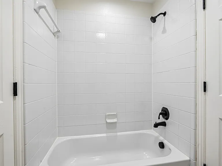 837 Moss Cliff Cir — Photo 21