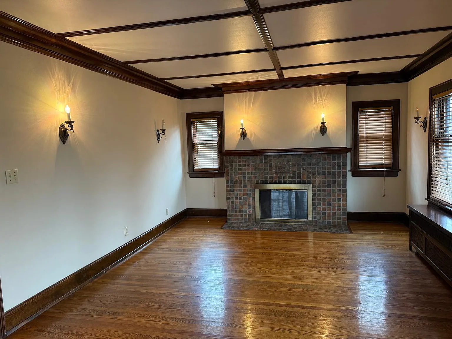 2 bed, 1.5 bath, 1574 sqft, $2,075 — Photo 4