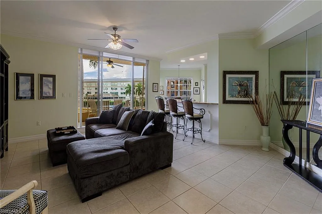 1 bed, 1.5 bath, 1325 sqft, $6,700 — Photo 4