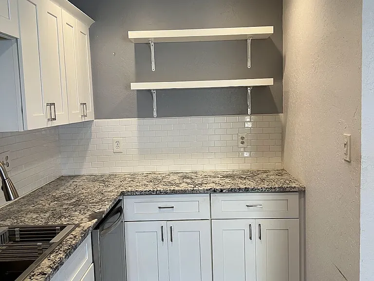 4848 N Woodmere Fairway — Photo 12