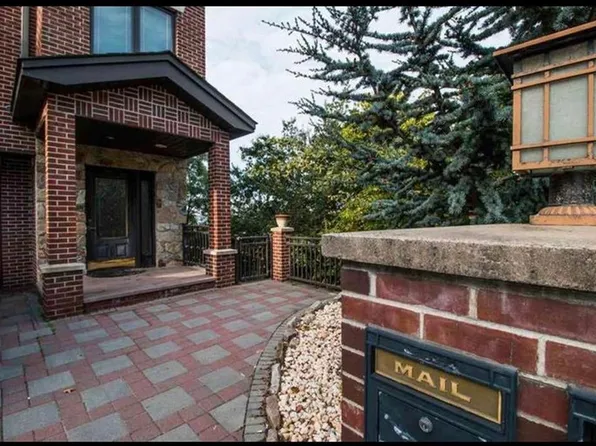 198 W 52nd St, Bayonne, NJ 07002