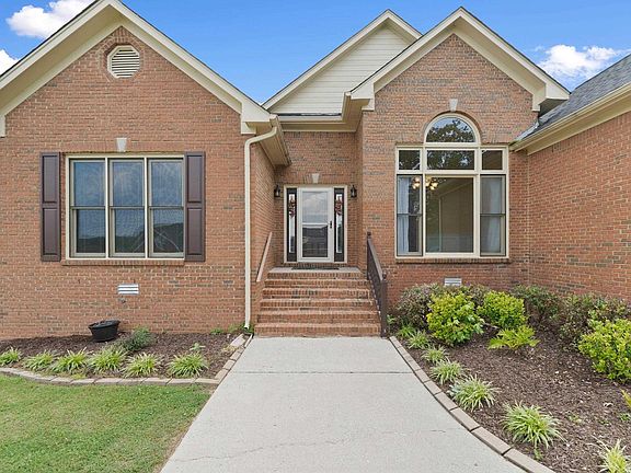 2nd image of 117 Clear Springs Cir