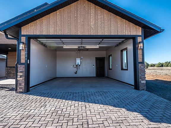 4th image of 2021 E Rimstone Dr