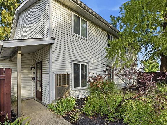 2nd image of 1058 E Crescentville Rd