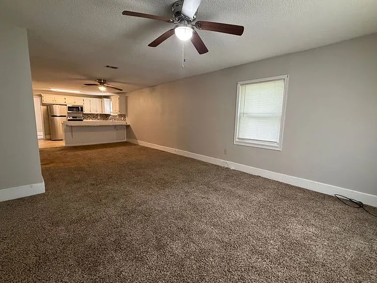 717 Eve St — Photo 4