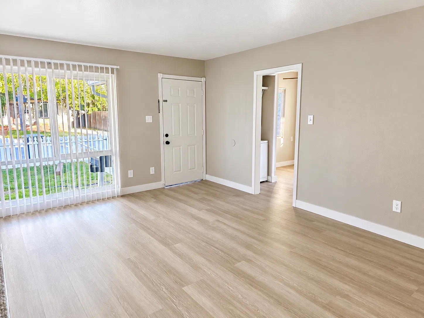 2 bed, 850 sqft, $2,250 — Photo 3