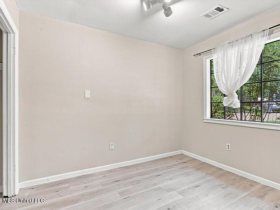 5th image of 7461 Eastover Blvd