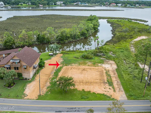 5637 Shore Dr, Ocean Springs, MS 39564