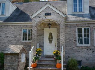 221 Hillside Ave, Springfield, NJ 07081