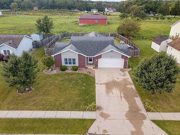 2nd image of 1449 E Louise Dr