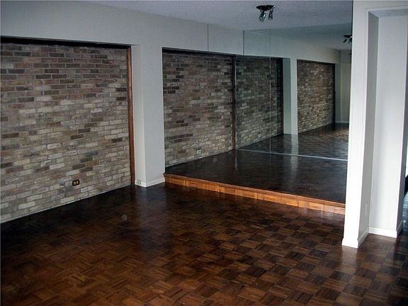 3rd image of 2525 Turtle Creek Blvd APT 310