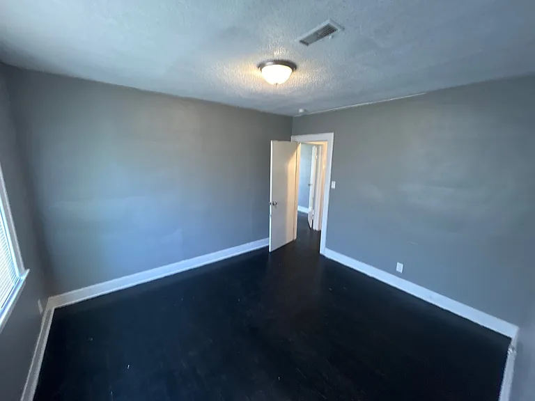 5601 Buckingham Ave — Photo 6