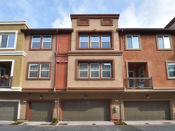 3rd image of 1032 Abruzzo Ln Unit 5